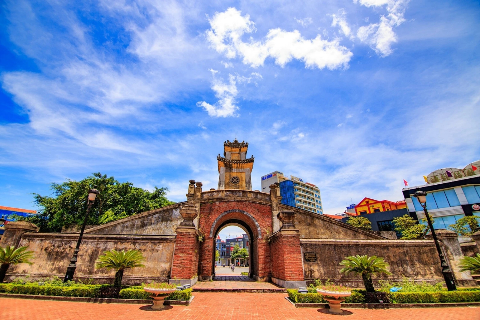 Kết hợp ghé thăm Quảng Bình Quan khi đến Thành Cổ Đồng Hới