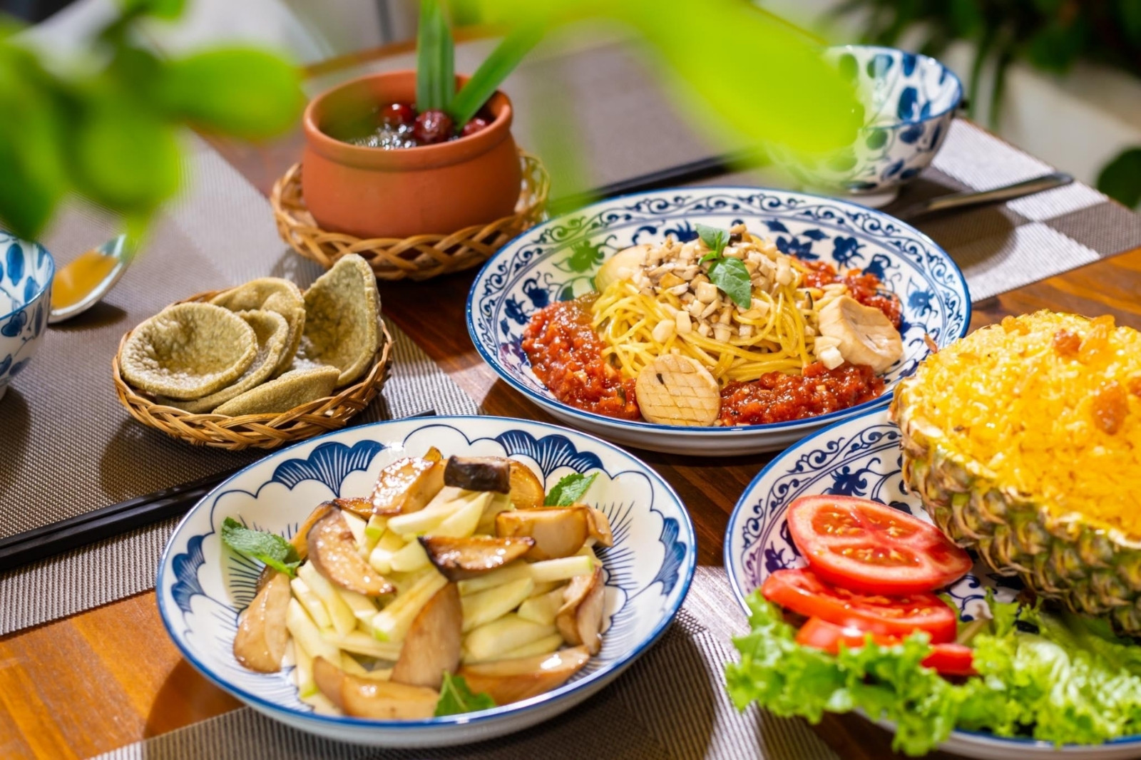 Top 8 quán ăn chay ngon và thanh tịnh nhất ở Đồng Hới, Quảng Bình 8 Am-thuc-chay-ngay-cang-duoc-nhieu-nguoi-yeu-thich