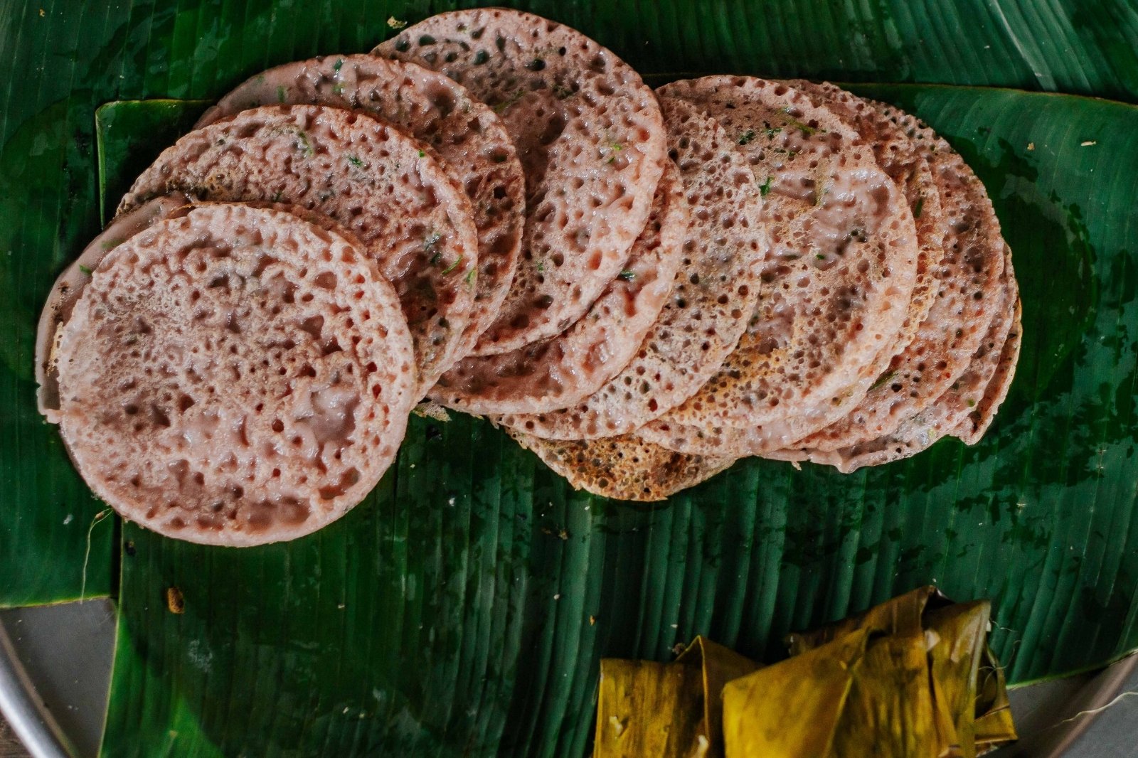 banh-xeo-gao-lut-dac-san-ba-don