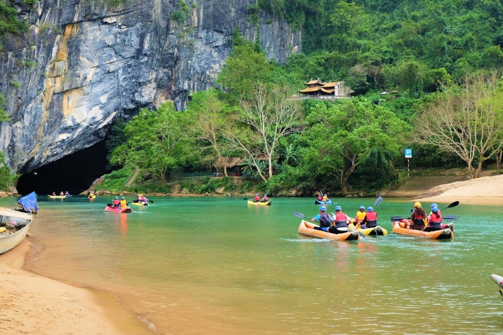 Bắt kịp xu hướng du lịch Quảng Bình năm 2025 7 Bat-kip-xu-huong-du-lich-quang-binh-nam-2025
