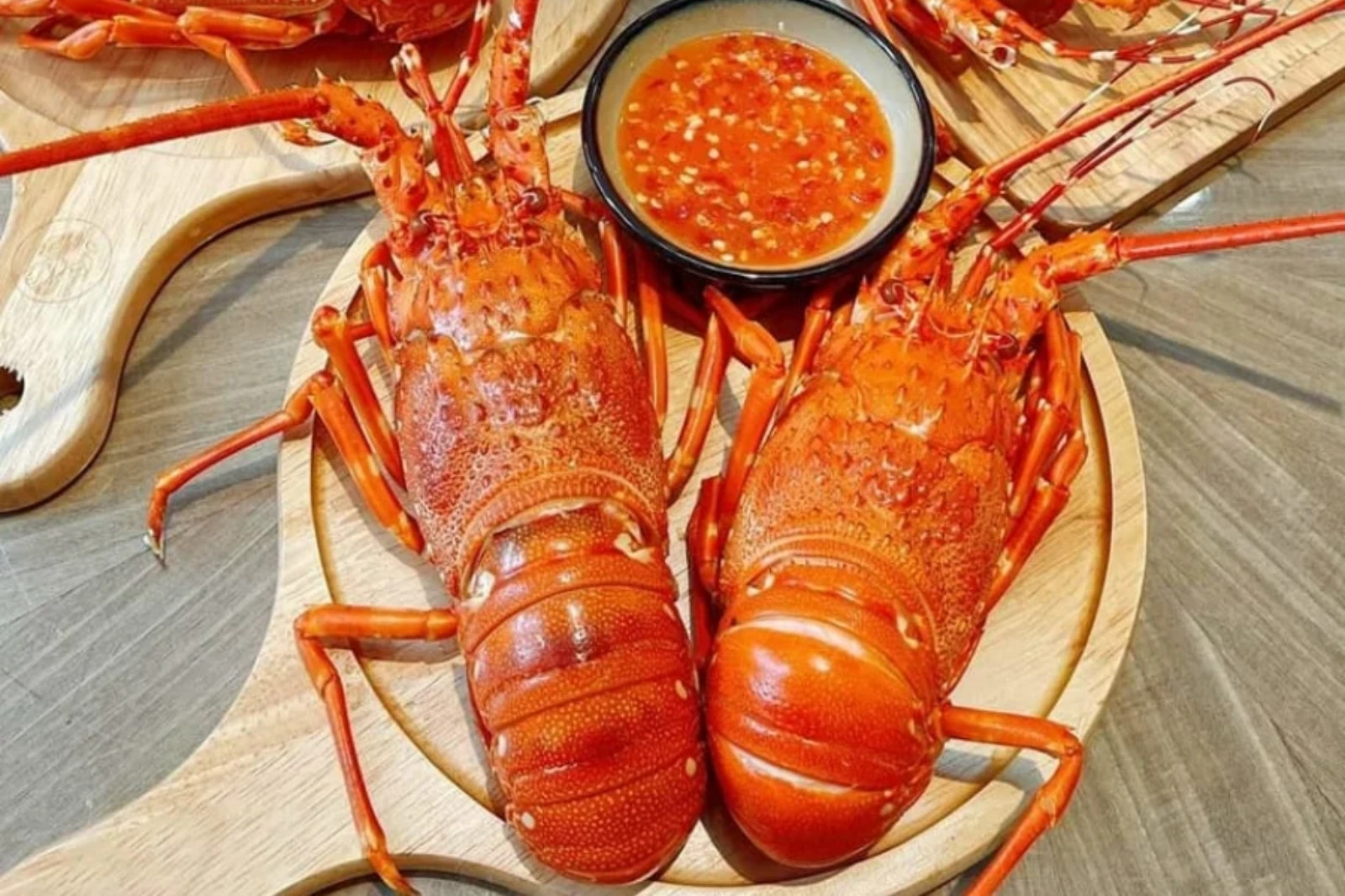 Tôm hùm hấp tươi ngon